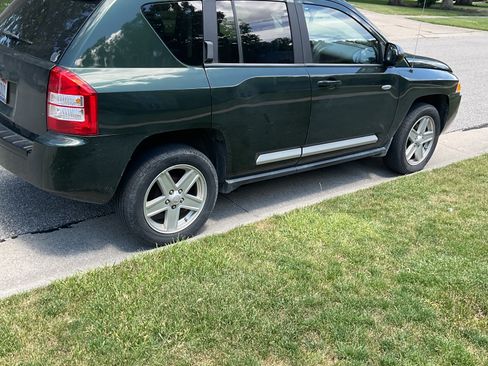 Used 2010 Jeep Compass Sport FWD image 1