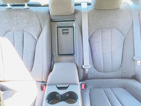 Used 2016 Chrysler 200 Limited w/ Anniversary Edition FWD image 10