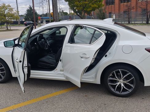 Used 2021 Acura ILX w/ Premium Package image 2