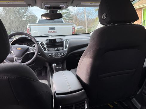 Used 2019 Chevrolet Malibu LT image 21