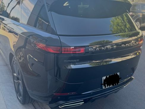 Used 2023 Land Rover Range Rover Sport SE Dynamic image 9