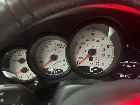 Used 2015 Porsche 911 Turbo S image 5