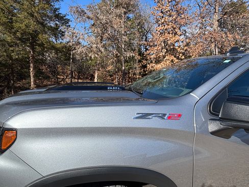 Used 2023 Chevrolet Silverado 1500 ZR2 w/ Technology Package image 5