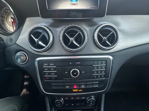 Used 2017 Mercedes-Benz GLA 250 image 10