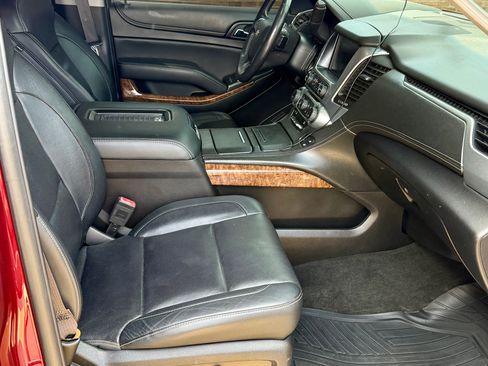 Used 2017 Chevrolet Suburban Premier image 11