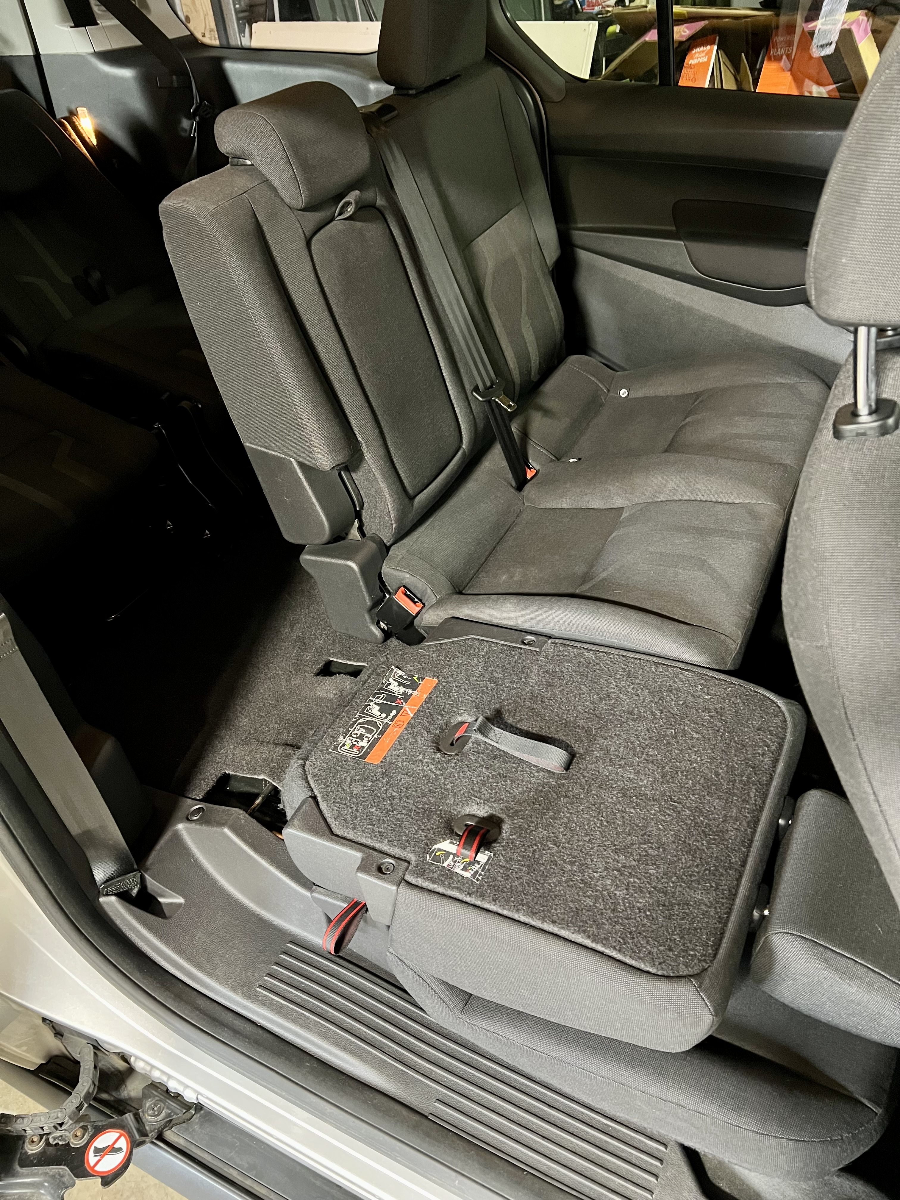 Used 2018 Ford Transit Connect XLT FWD image 8