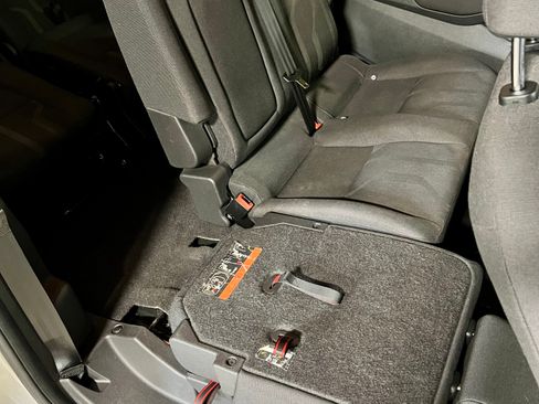 Used 2018 Ford Transit Connect XLT FWD image 8