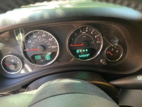Used 2017 Jeep Wrangler Unlimited Sport w/ Quick Order Package 24S AWD/4WD image 5