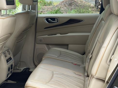 Used 2013 INFINITI JX35 AWD w/ Premium Pkg image 9