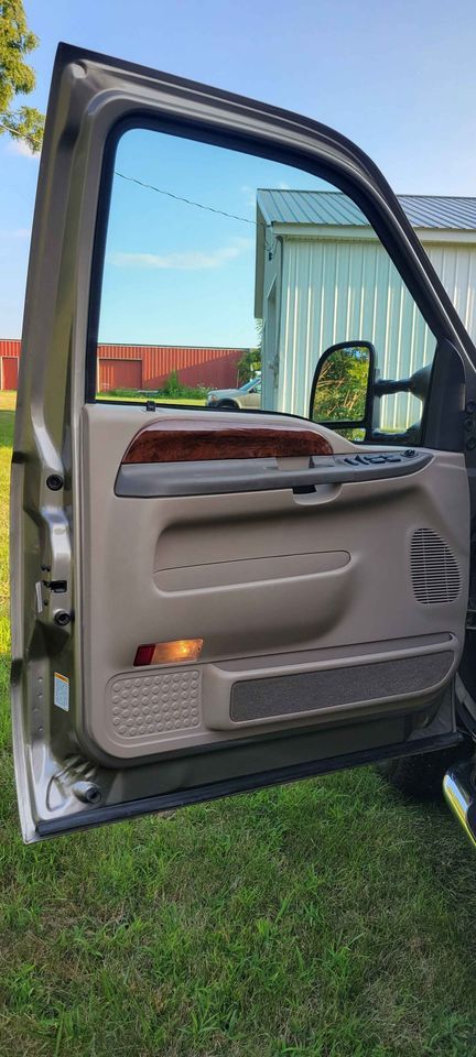 Used 2003 Ford F250 Lariat AWD/4WD image 13