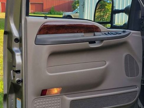 Used 2003 Ford F250 Lariat image 13