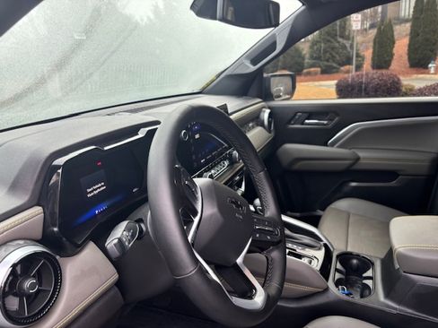 Used 2025 Chevrolet Colorado ZR2 w/ Technology Package image 11