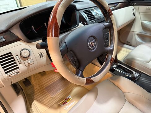 Used 2010 Cadillac DTS Premium w/ Driver Awareness Package FWD image 18