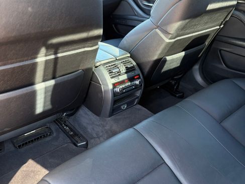 Used 2011 BMW 550i Sedan image 8