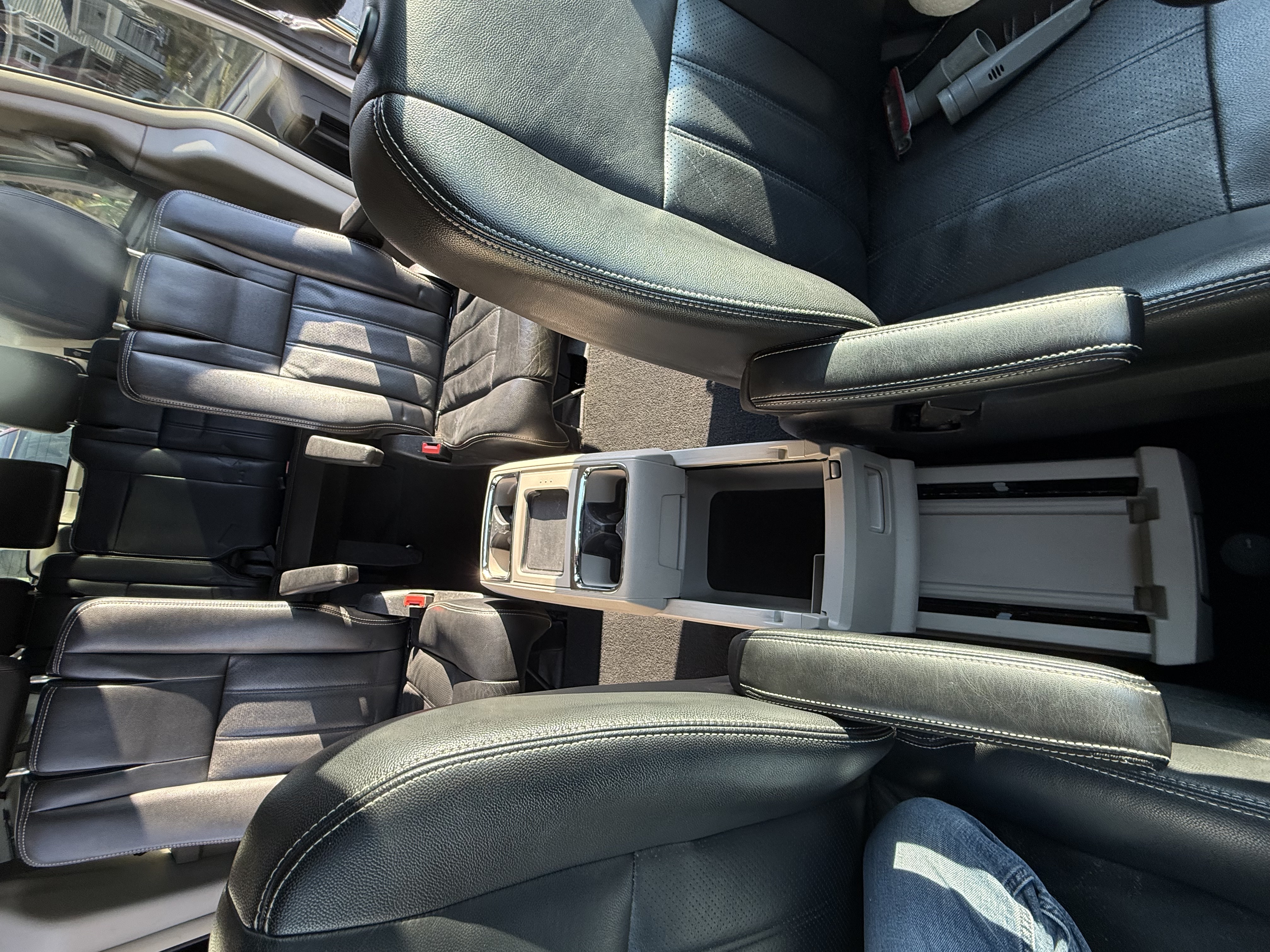 Used 2011 Chrysler Town & Country Touring-L w/ Entertainment Group #2 FWD image 25