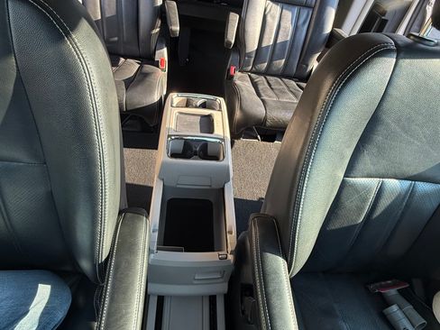 Used 2011 Chrysler Town & Country Touring-L w/ Entertainment Group #2 FWD image 25