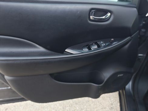 Used 2014 Nissan Leaf SL w/ Premium Package image 16