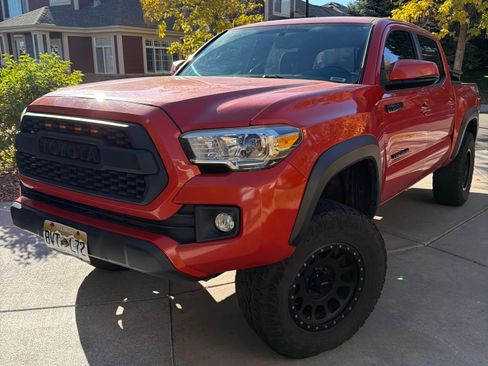 Used 2017 Toyota Tacoma TRD Off-Road image 6