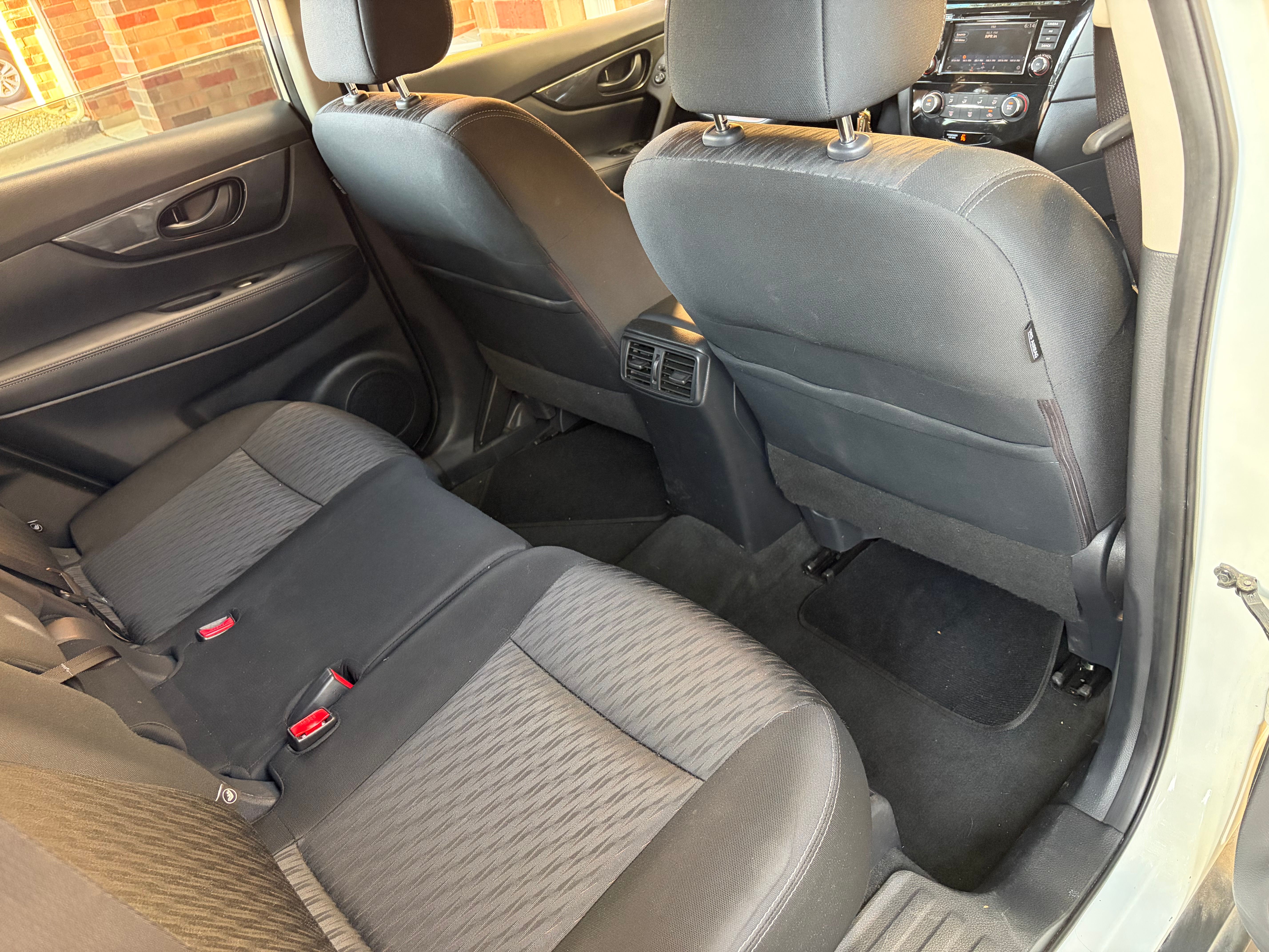 Used 2019 Nissan Rogue S FWD image 23