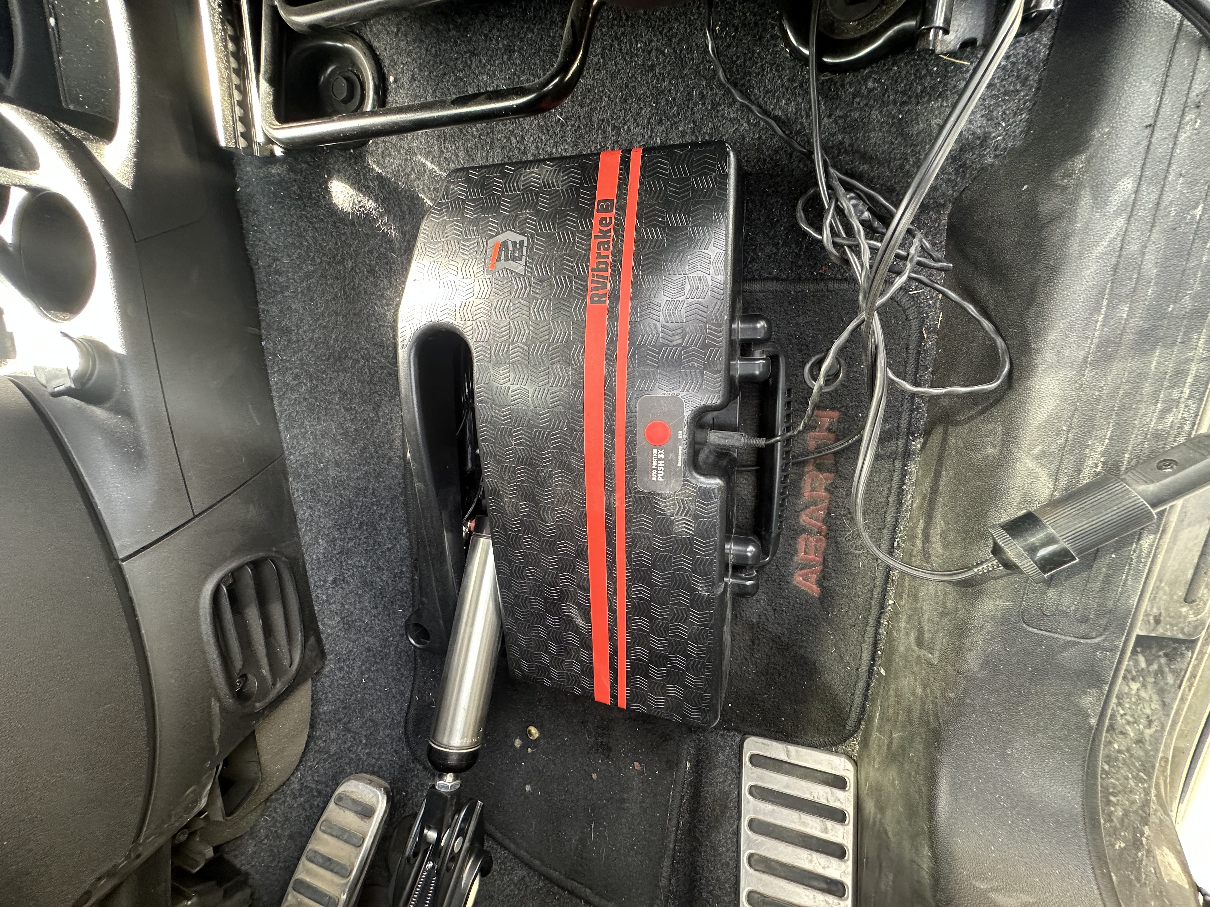 Used 2015 FIAT 500 Abarth w/ Beats Audio Package FWD image 21