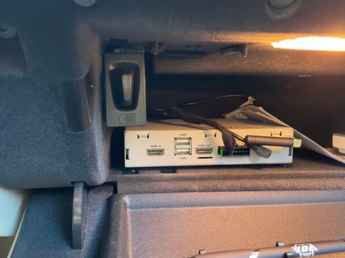 Used 2015 Volvo XC70 T6 image 9