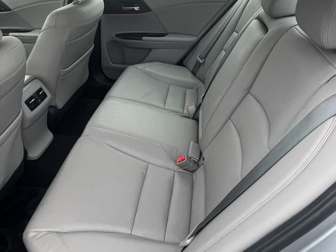 Used 2017 Honda Accord EX-L image 11