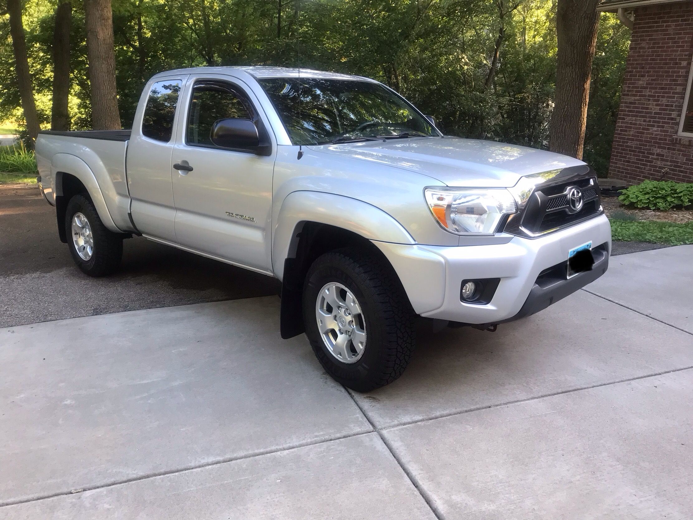 Used 2012 Toyota Tacoma 4x4 Access Cab V6 w/ SR5 Pkg image 6