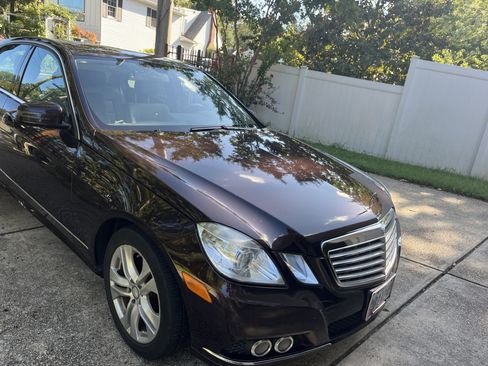 Used 2011 Mercedes-Benz E 350 4MATIC Sedan image 10