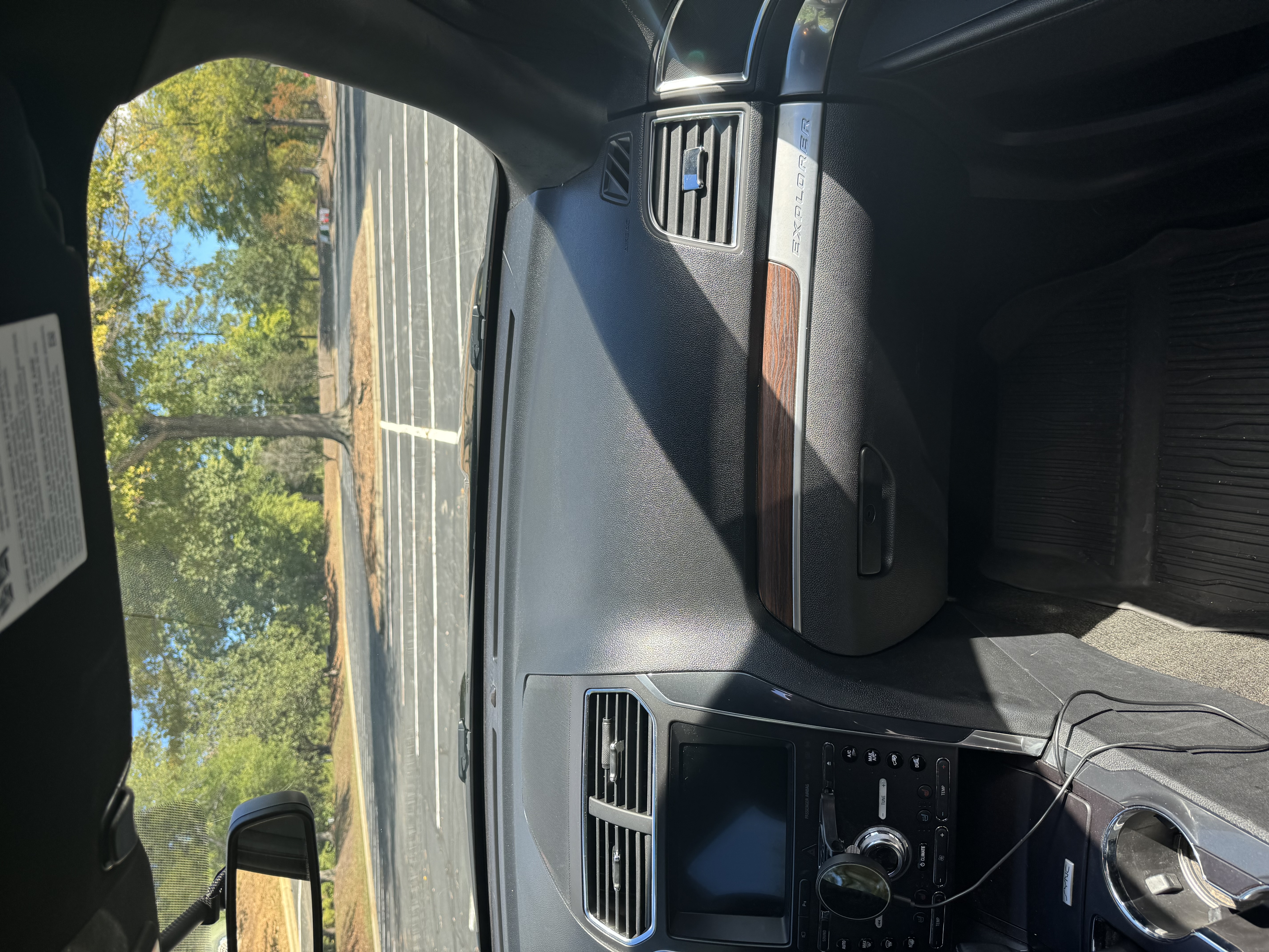 Used 2017 Ford Explorer Limited FWD image 6