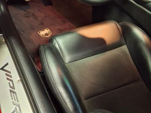 Used 2006 Dodge Viper SRT-10 image 32