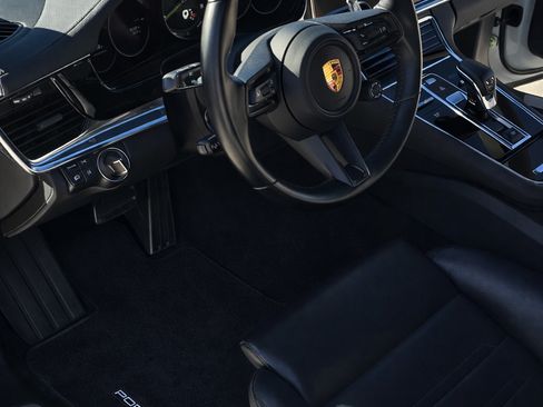 Used 2022 Porsche Panamera 4S image 6