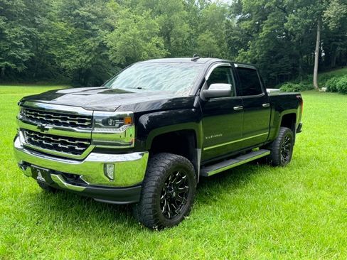 Used 2017 Chevrolet Silverado 1500 LTZ w/ LPO, Black Pack AWD/4WD image 1