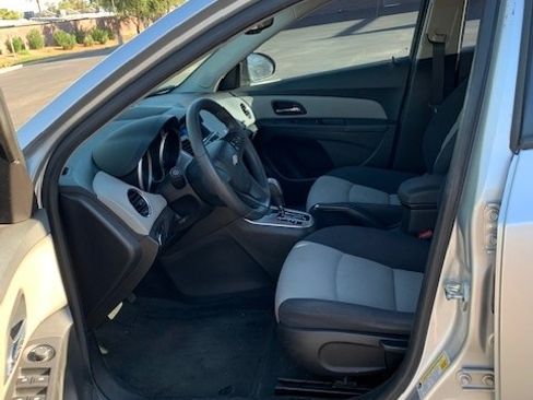 Used 2016 Chevrolet Cruze LS image 13
