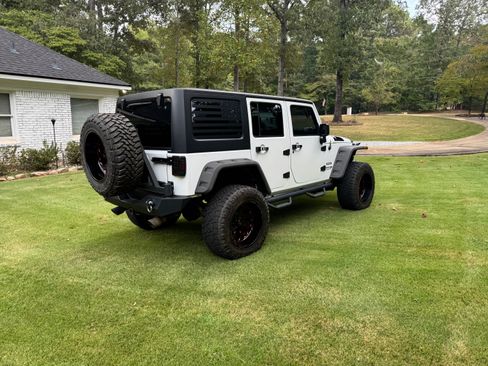 Used 2018 Jeep Wrangler Unlimited Sport S image 14