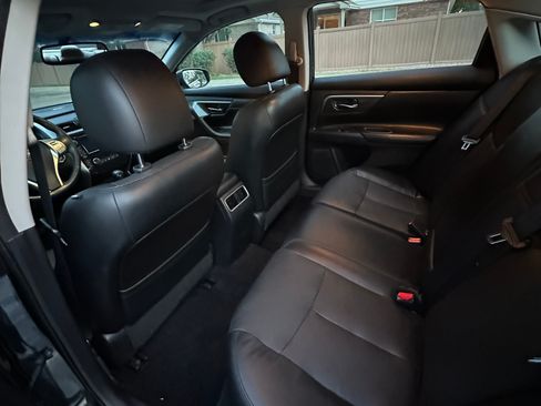 Used 2015 Nissan Altima 2.5 SL w/ Technology Package FWD image 9