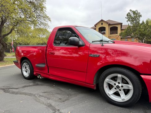 Used 1999 Ford F150 Lightning image 8