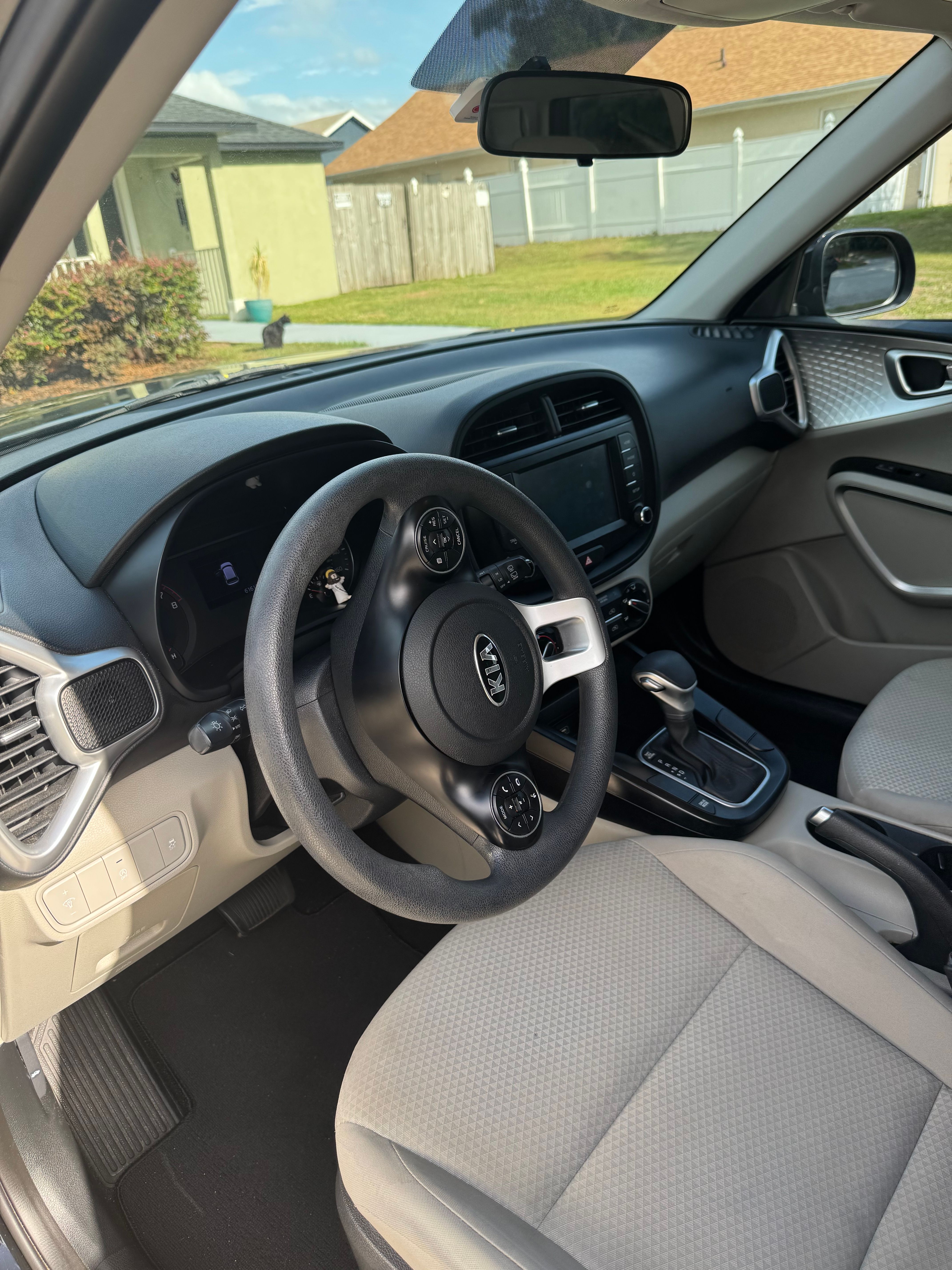 Used 2020 Kia Soul LX FWD image 12