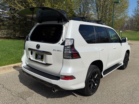 Used 2023 Lexus GX 460 w/ Black Line Special Edition AWD/4WD image 11