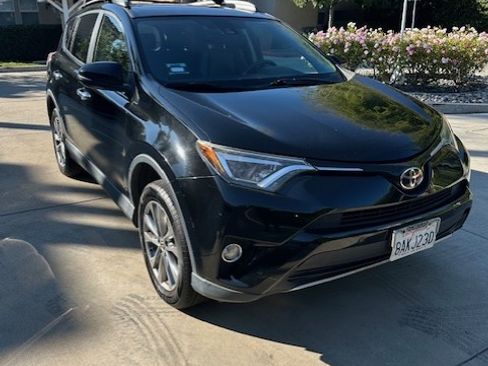 Used 2017 Toyota RAV4 Limited image 5