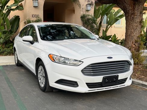 Used 2014 Ford Fusion S image 1