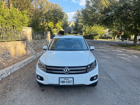 Used 2016 Volkswagen Tiguan SEL image 2