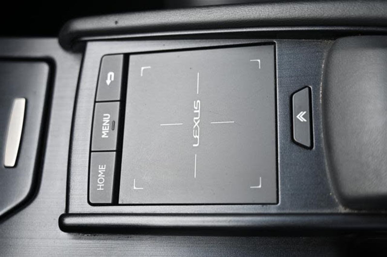 Used 2020 Lexus ES 300h FWD image 25