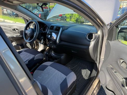 Used 2012 Nissan Versa SV FWD image 6
