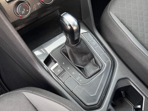 Used 2018 Volkswagen Tiguan S image 13