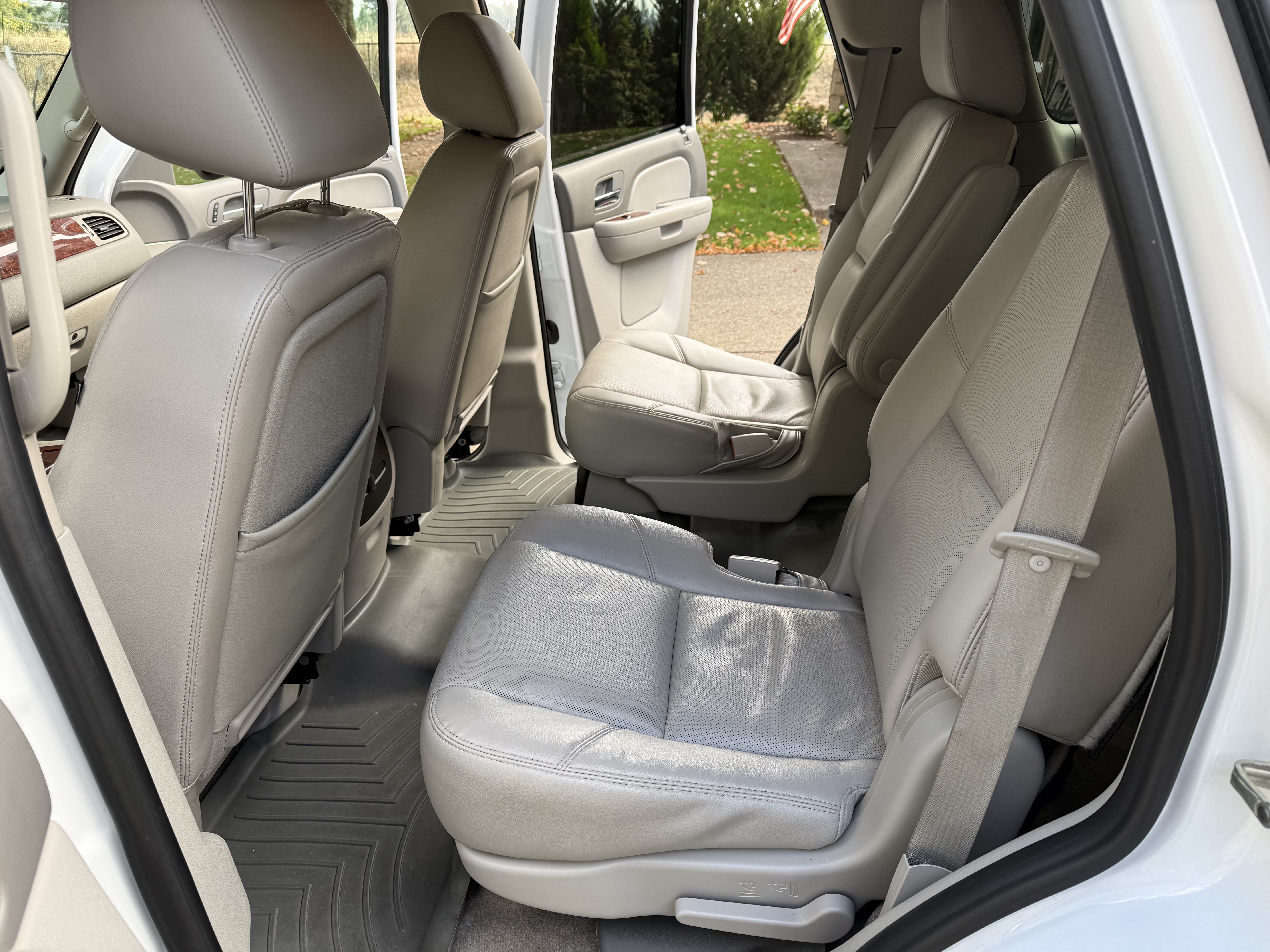 Used 2011 Chevrolet Tahoe LTZ AWD/4WD image 20