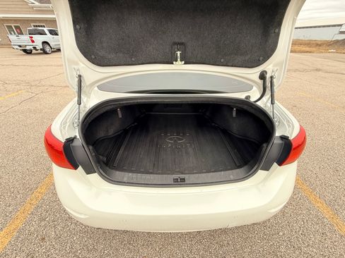 Used 2015 INFINITI Q50 Premium w/ Technology Package image 8