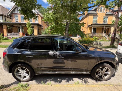 Used 2016 Audi Q5 2.0T Premium Plus w/ Technology Package AWD/4WD image 2