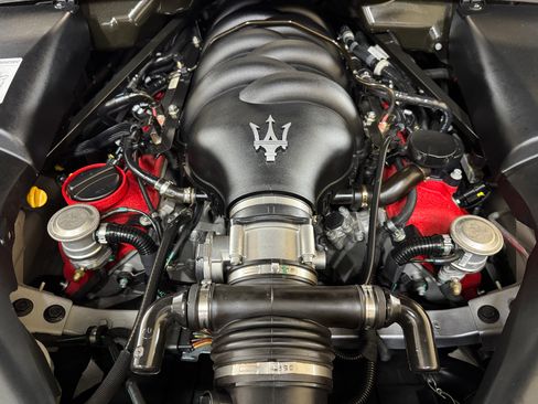 Used 2011 Maserati GranTurismo Convertible 2D image 15