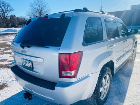 Used 2010 Jeep Grand Cherokee Laredo image 5