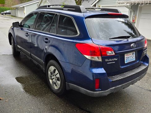 Used 2011 Subaru Outback 2.5i image 6